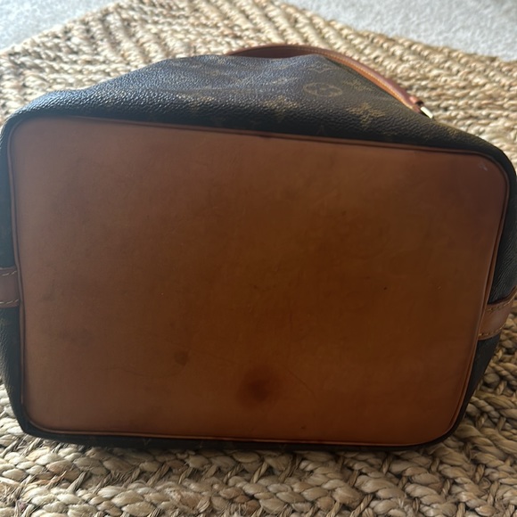 Authentic Louis Vuitton Petit Noé Monogram ✨ - Picture 4 of 9